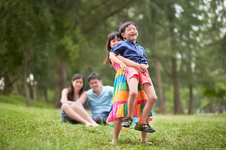 Singapore outdoor family photography.